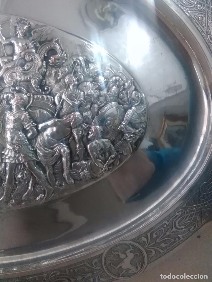Antig&uuml;edades: Bandeja ba&ntilde;o de plata - Foto 2