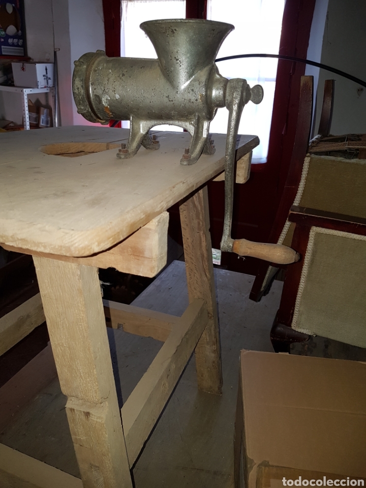 Antig&uuml;edades: Mesa matanza madera de encina con picadora - Foto 4