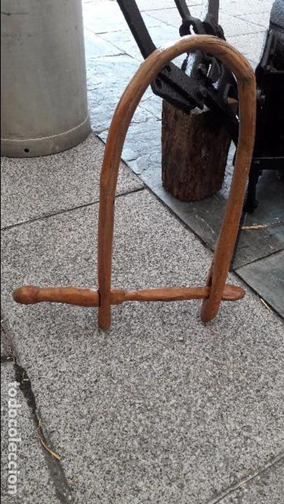 Antig&uuml;edades: collar para el ganado - Foto 1