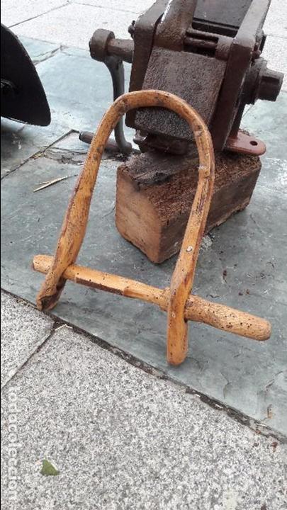 Antig&uuml;edades: collar para el ganado - Foto 1