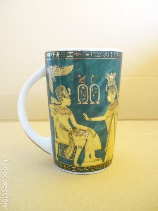 Antig&uuml;edades: TAZA EJIPCIA DECORADA CON DIBUJO EN ORO .ALTO 12CM.