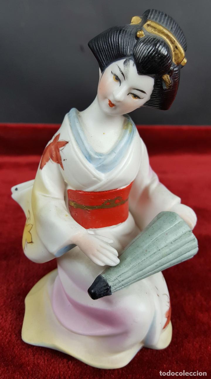 GEISHA JAPONESA. PORCELANA PINTADA A MANO. JAPÓN SIGLO XX. (Antigüedades - Porcelana y Cerámica - Japón)