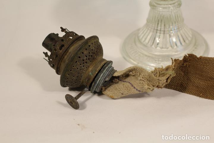 Antig&uuml;edades: quinqu&eacute; de cristal y laton - Foto 3