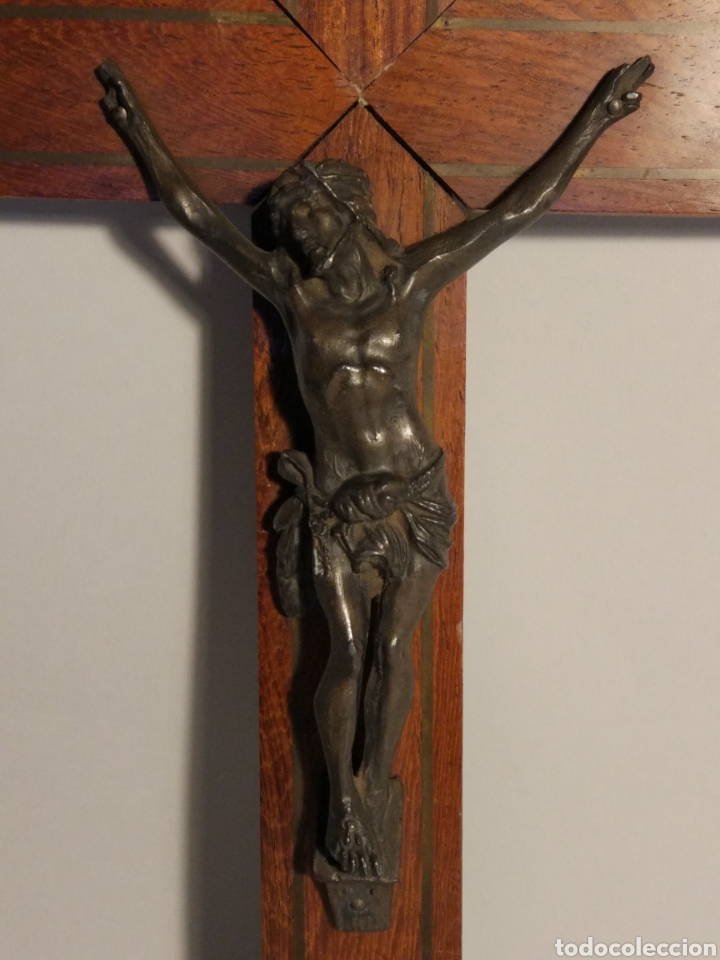 Antig&uuml;edades: Cristo bronce y nogal. sXIX - Foto 2