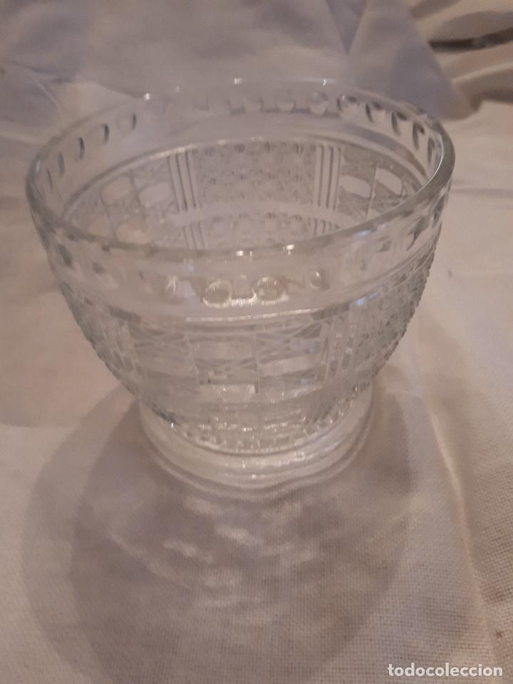 Antig&uuml;edades: Antiguo jarro de cristal - Foto 1