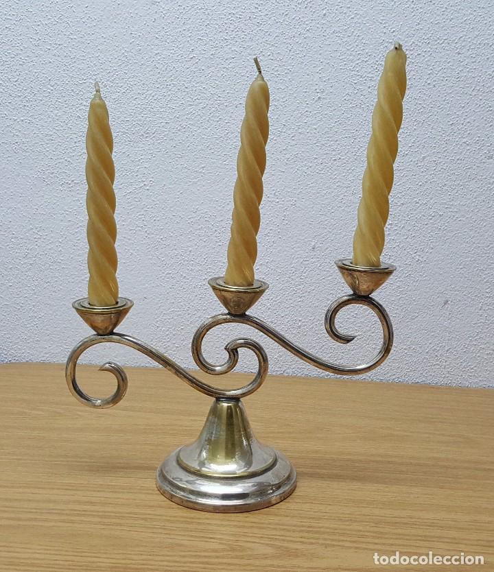 Antig&uuml;edades: Pareja de candelabros de alpaca - Foto 3