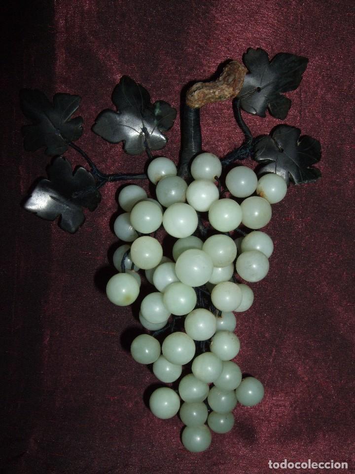 Antiquit&eacute;s: RACIMO DE UVAS REDONDAS . PIEDRA VERDE. JADE TONOS VERDES . HOJAS DE PARRA JADE
