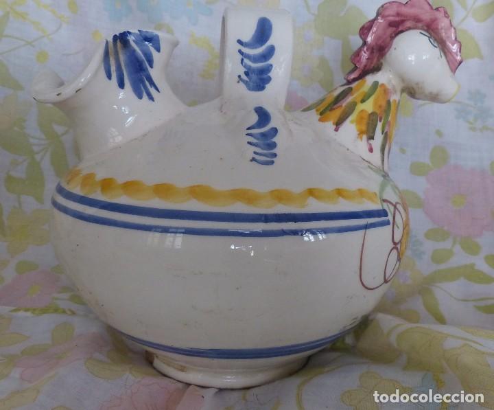 Antig&uuml;edades: BOTIJO DE CER&Aacute;MICA CON FORMA DE GALLO - Foto 1