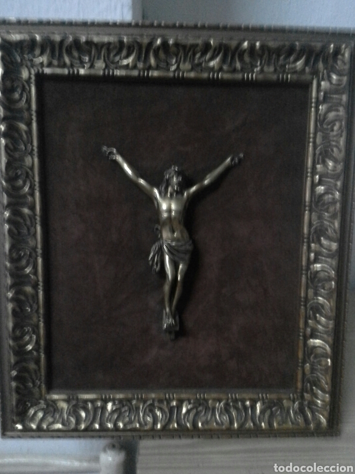 Antig&uuml;edades: Cristo antiguo de bronce enmarcado - Foto 1