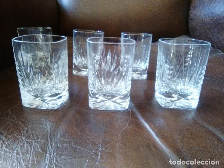 Antig&uuml;edades: Seis vasitos para licor,tallados. - Foto 1