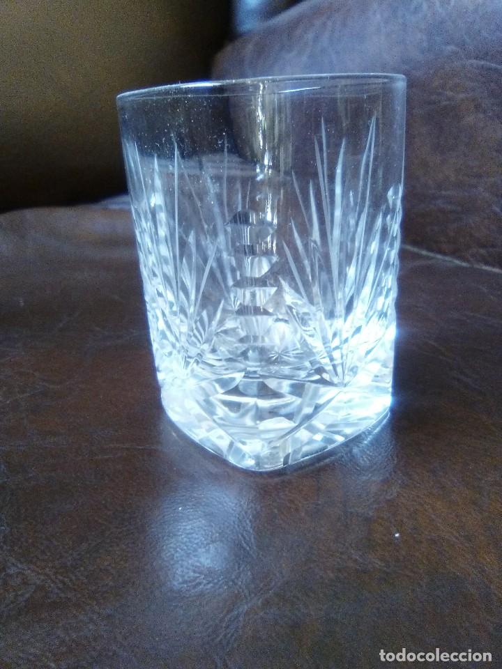Antig&uuml;edades: Seis vasitos para licor,tallados. - Foto 3