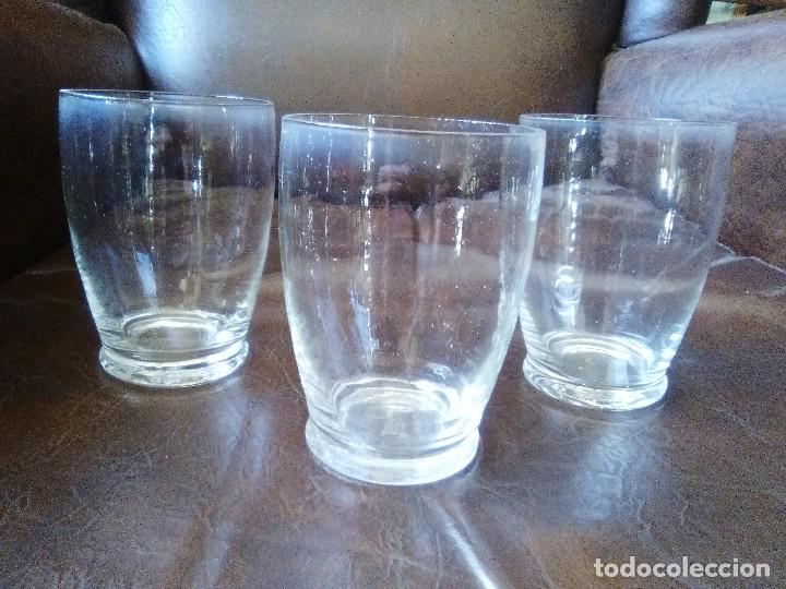 Antig&uuml;edades: Tres vasos de cristal soplado. - Foto 1