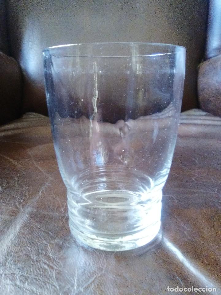 Antig&uuml;edades: Vasito de cristal soplado. - Foto 1