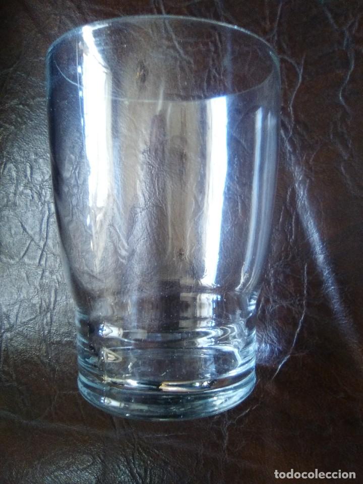 Antig&uuml;edades: Vasito de cristal soplado. - Foto 2