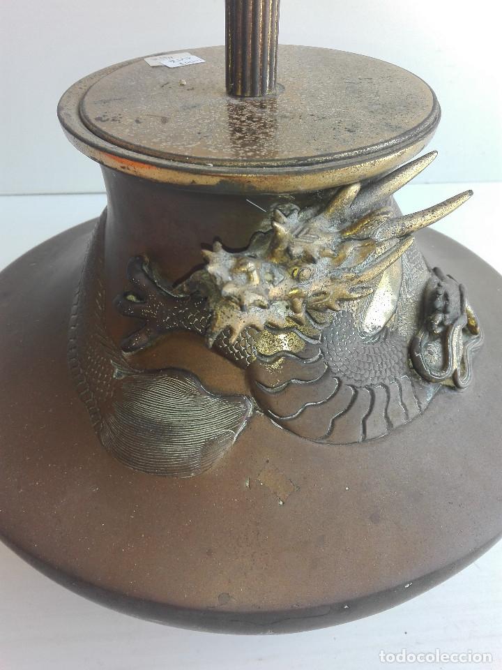 Antig&uuml;edades: PIE DE LAMPARA DE BRONCE JAPONESA - Foto 1