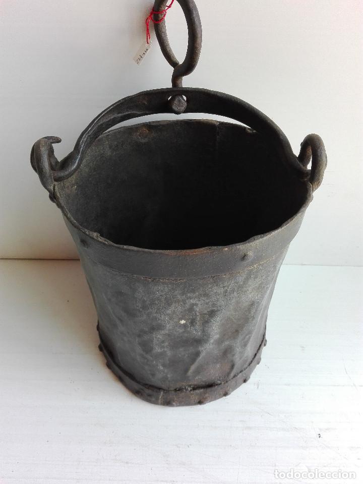 Antig&uuml;edades: CALDERO DE HIERRO DE ORIGEN INDIO - Foto 1
