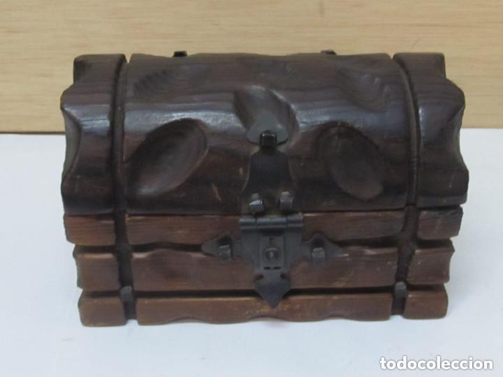 Antig&uuml;edades: CAJA DE MADERA GRAN PESO,TALLADA - Foto 1