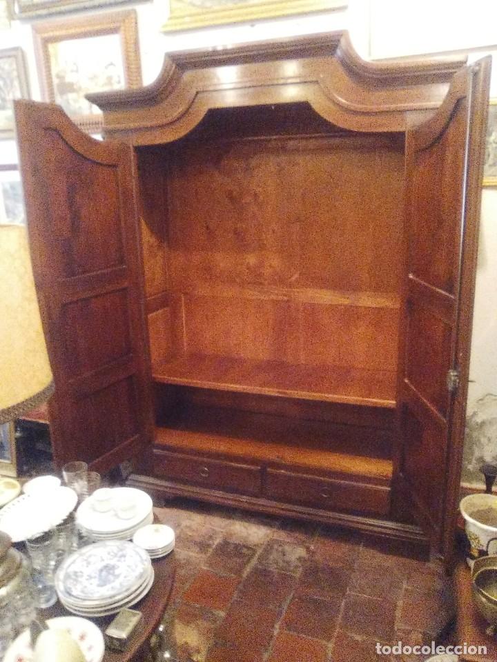 Antig&uuml;edades: Armario de nogal, neocl&aacute;sico. - Foto 5