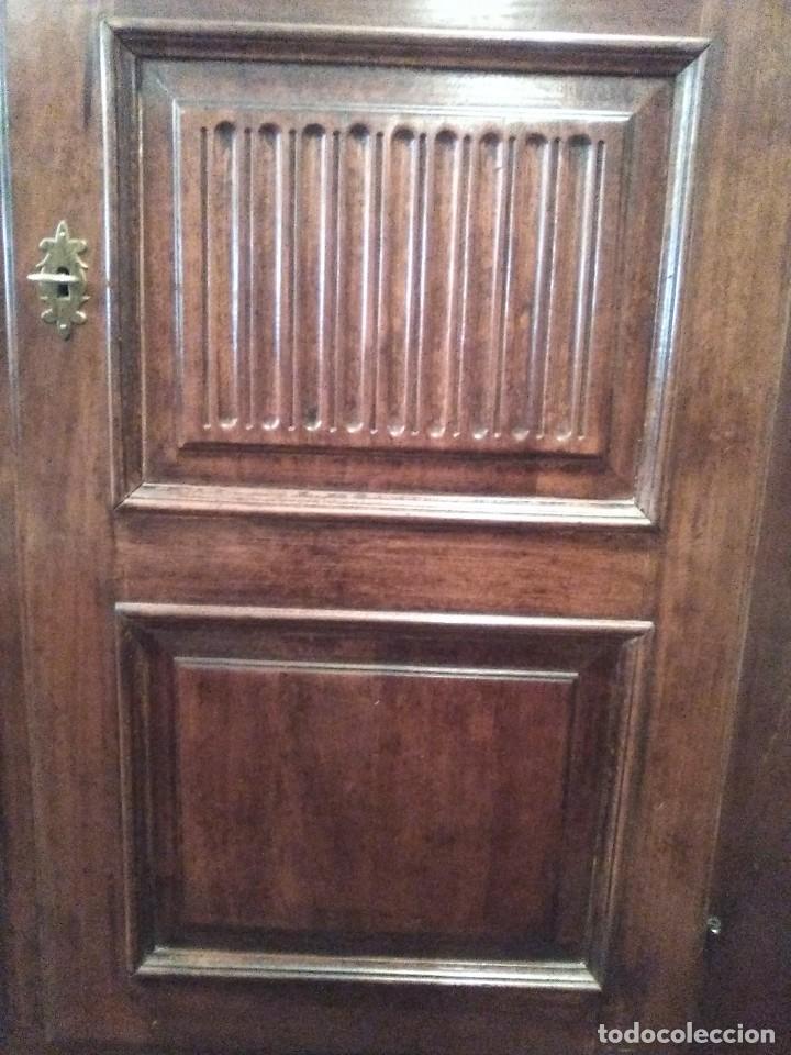 Antig&uuml;edades: Armario de nogal, neocl&aacute;sico. - Foto 9