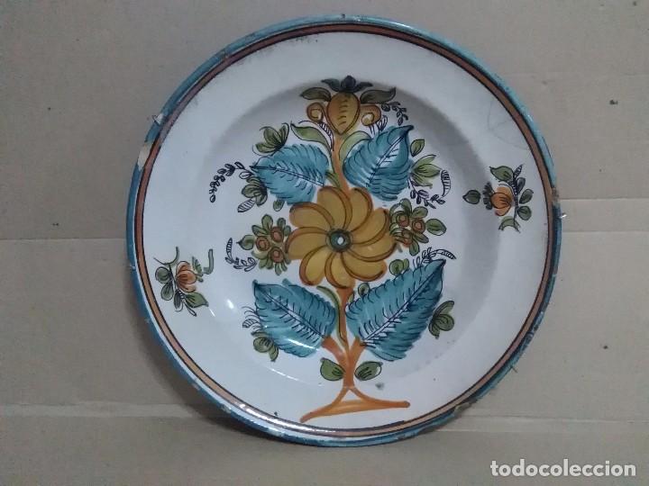Antig&uuml;edades: Plato de manises la&ntilde;ado - Foto 1
