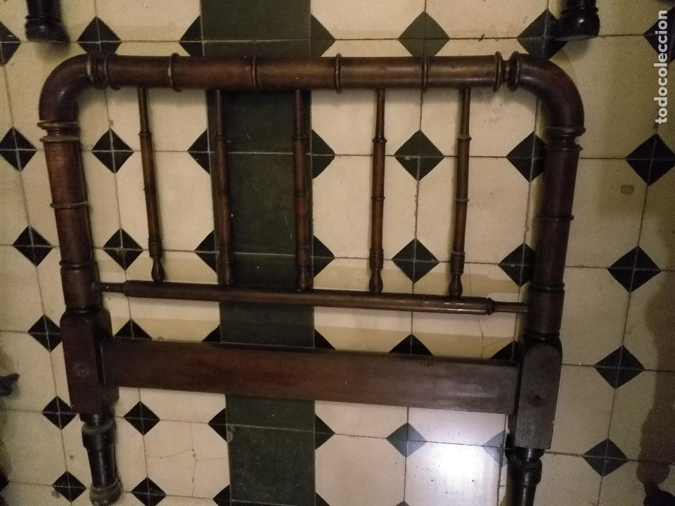 Antig&uuml;edades: CAMA DE MADERA ANTIGUA TORNEADA - Foto 2
