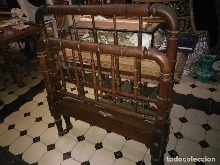 Antig&uuml;edades: CAMA DE MADERA ANTIGUA TORNEADA - Foto 3