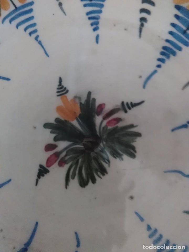 Antig&uuml;edades: Plato de talavera antiguo - Foto 3