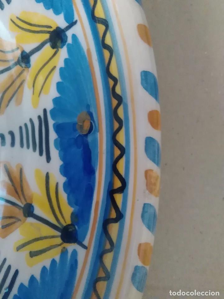 Antig&uuml;edades: Plato de talavera antiguo - Foto 4