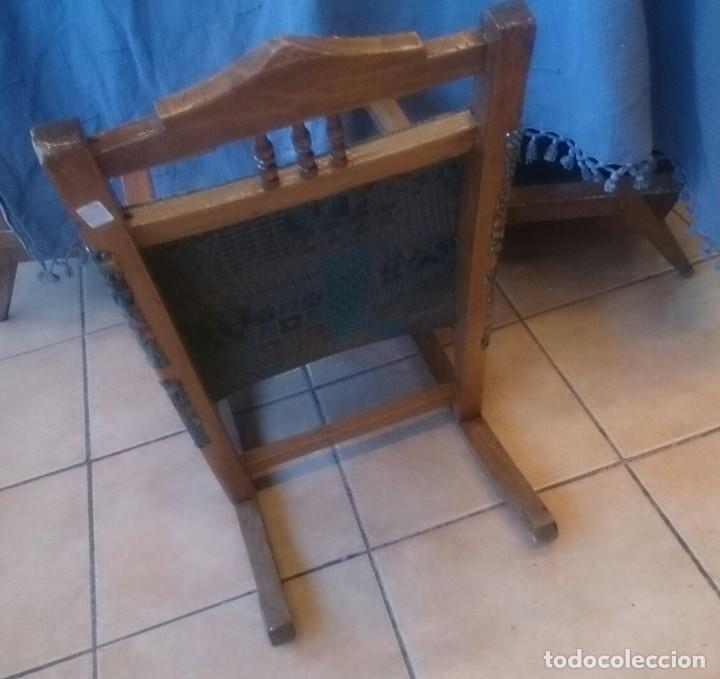 Antig&uuml;edades: Peque&ntilde;a mecedora antigua - Foto 3