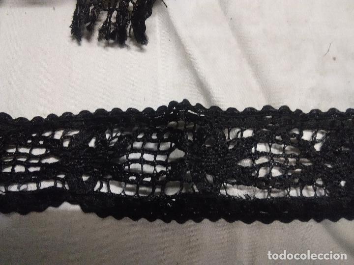 Antig&uuml;edades: Antiguo encaje negro del XIX - Foto 3
