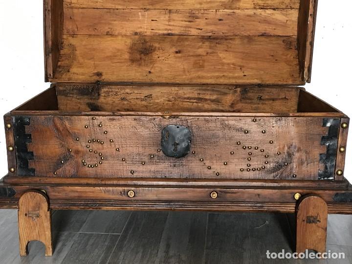 Antig&uuml;edades: - ANTIGUO BAUL DE MADERA - Foto 4
