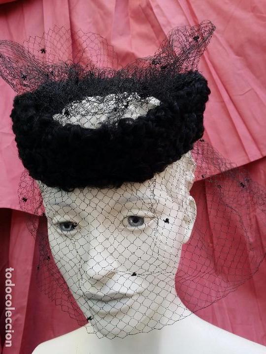 Antig&uuml;edades: Tocado de astracan redecilla. - Foto 1