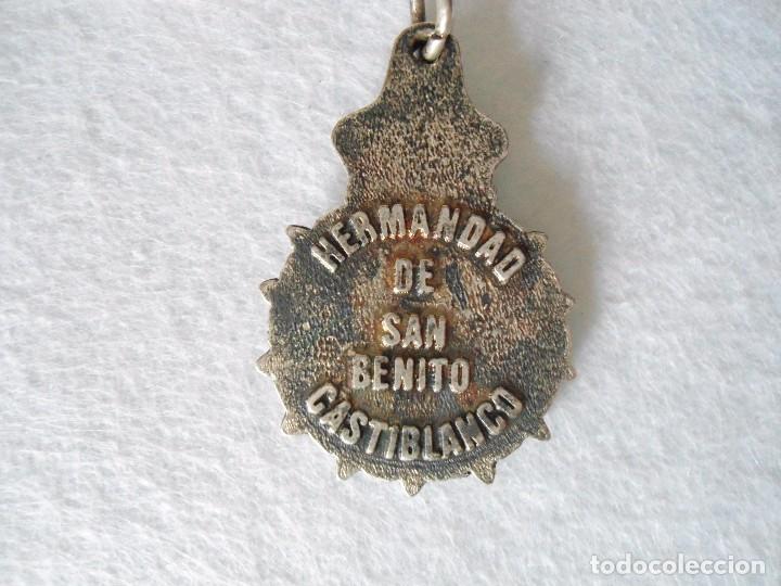 Antig&uuml;edades: MEDALLA DE LA HERMANDAD DE SAN BENITO CASTILBLANCO - Foto 2