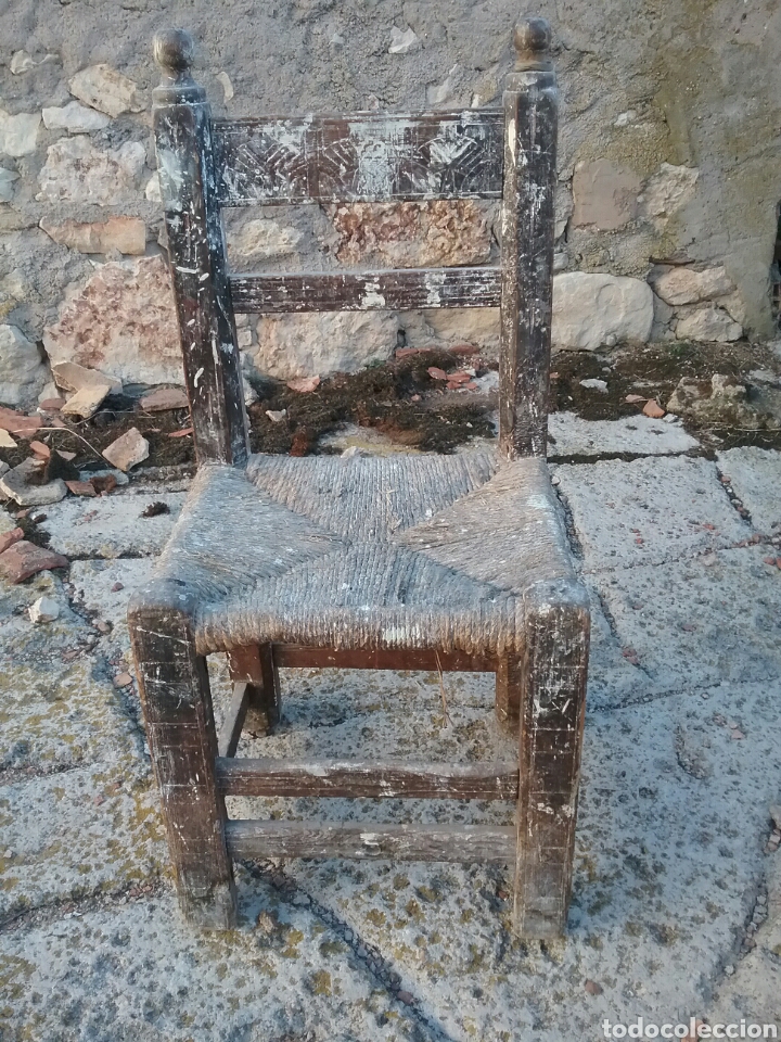Antig&uuml;edades: Silla castellana - Foto 1