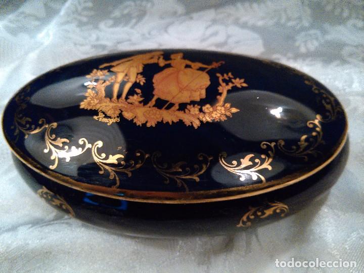 Antig&uuml;edades: CAJA OVALADA CON TAPA. PORCELANA DE LIMOGES. FRANCIA. A&Ntilde;OS 60.