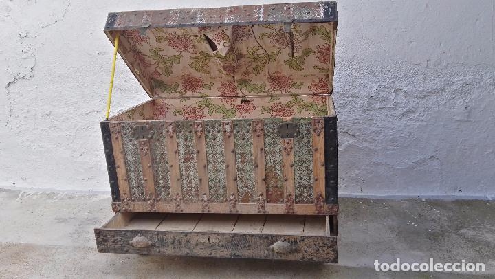 Antig&uuml;edades: Ba&uacute;l con caj&oacute;n - Foto 1