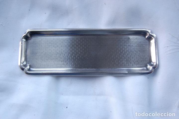Antig&uuml;edades: Bandeja rectangular de alpaca. Medidas: 20x7 cm. - Foto 1