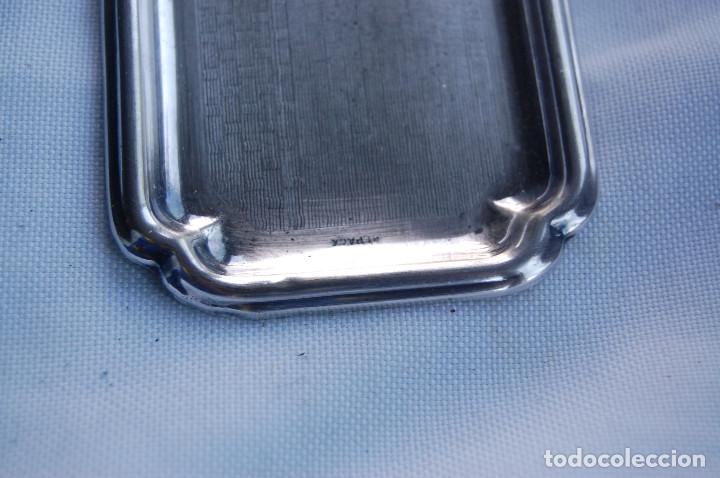 Antig&uuml;edades: Bandeja rectangular de alpaca. Medidas: 20x7 cm. - Foto 4
