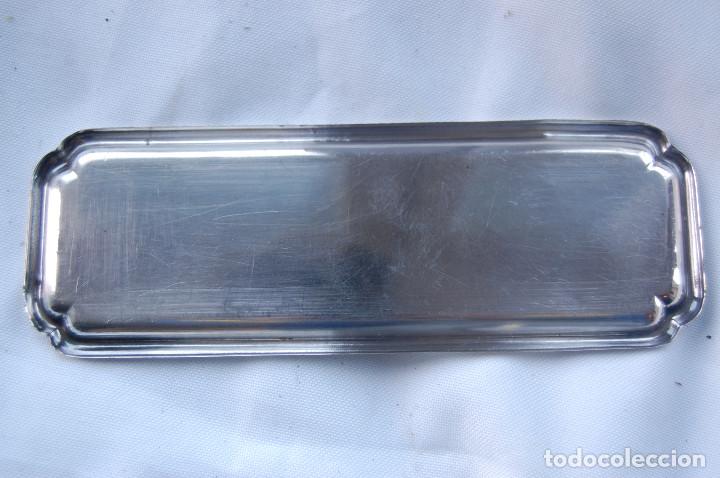 Antig&uuml;edades: Bandeja rectangular de alpaca. Medidas: 20x7 cm. - Foto 9