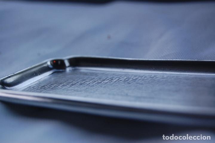 Antig&uuml;edades: Bandeja rectangular de alpaca. Medidas: 20x7 cm. - Foto 13