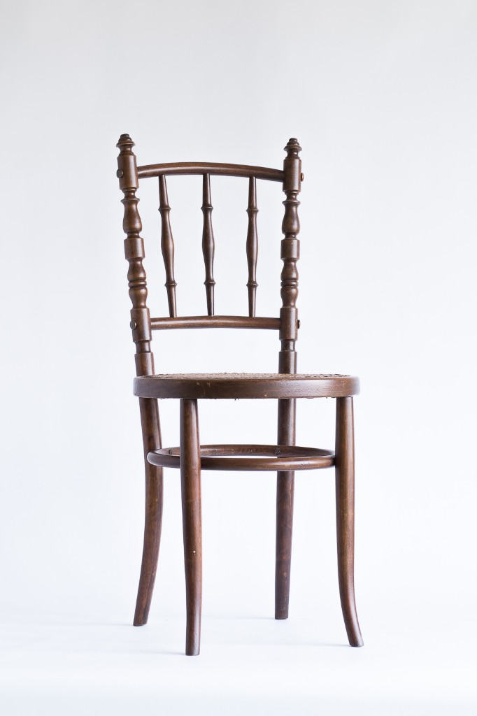 Antig&uuml;edades: 2 SILLAS ASIENTO DE REJILLA - Foto 1