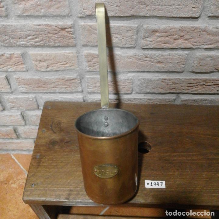 Antig&uuml;edades: ANTIGUA MEDIDA DE ACEITE - Foto 1