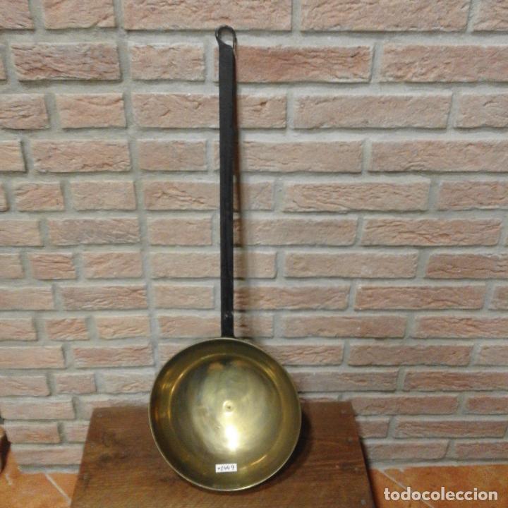 Antig&uuml;edades: ANTIGUO CAZO DE LATON - Foto 1