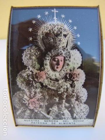 Antig&uuml;edades: Marquito lat&oacute;n Virgen del Rocio - Foto 1