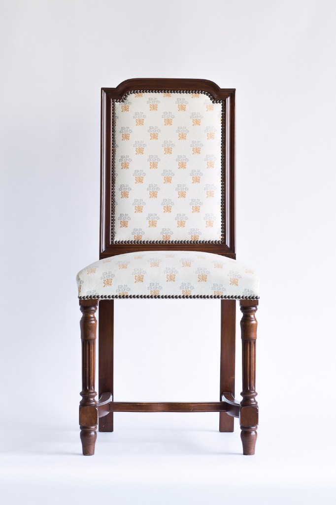 Antig&uuml;edades: SILLA CON TACHAS - Foto 2
