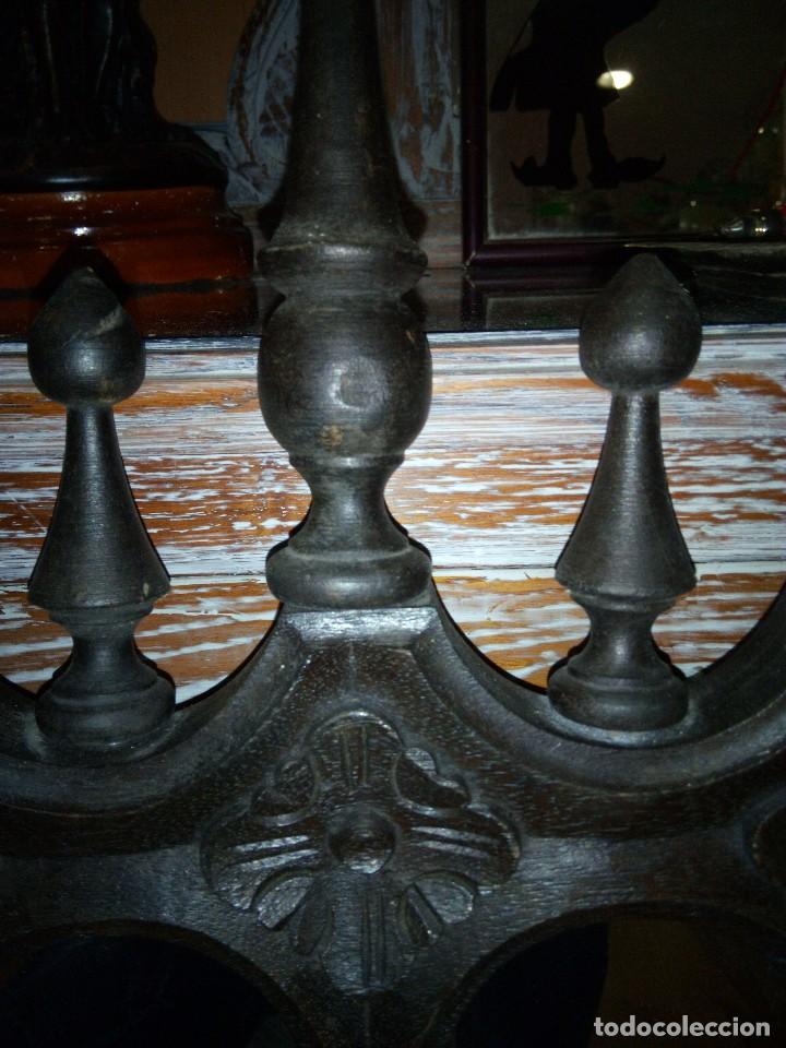 Antig&uuml;edades: Espejo en madera con remates - Foto 2