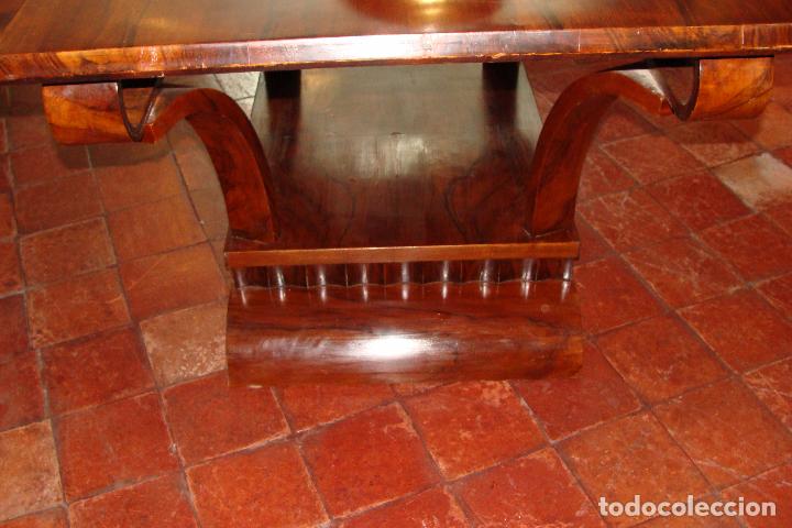 Antig&uuml;edades: Mesa Art Dec&oacute; chapeada en nogal - Foto 4
