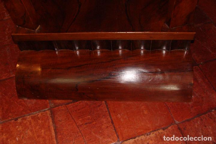 Antig&uuml;edades: Mesa Art Dec&oacute; chapeada en nogal - Foto 5