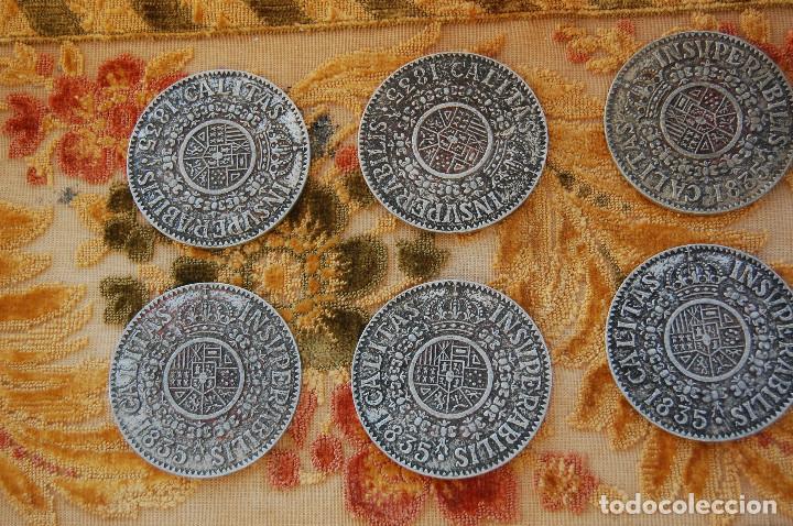 Antiquit&auml;ten: Seis posavasos de los a&ntilde;os 60. Metalicos con escudo de Espa&ntilde;a. 7,5 cm de di&aacute;metro.