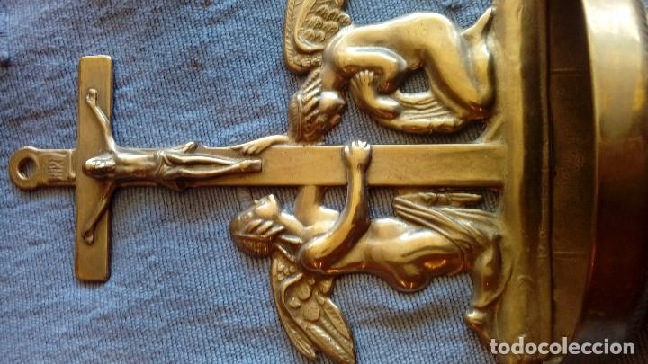 Antig&uuml;edades: Benditera de bronce - Foto 3